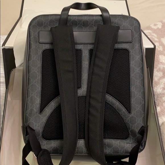 Authentic Gucci Supreme Canvas Backpack - Picture 9 of 11